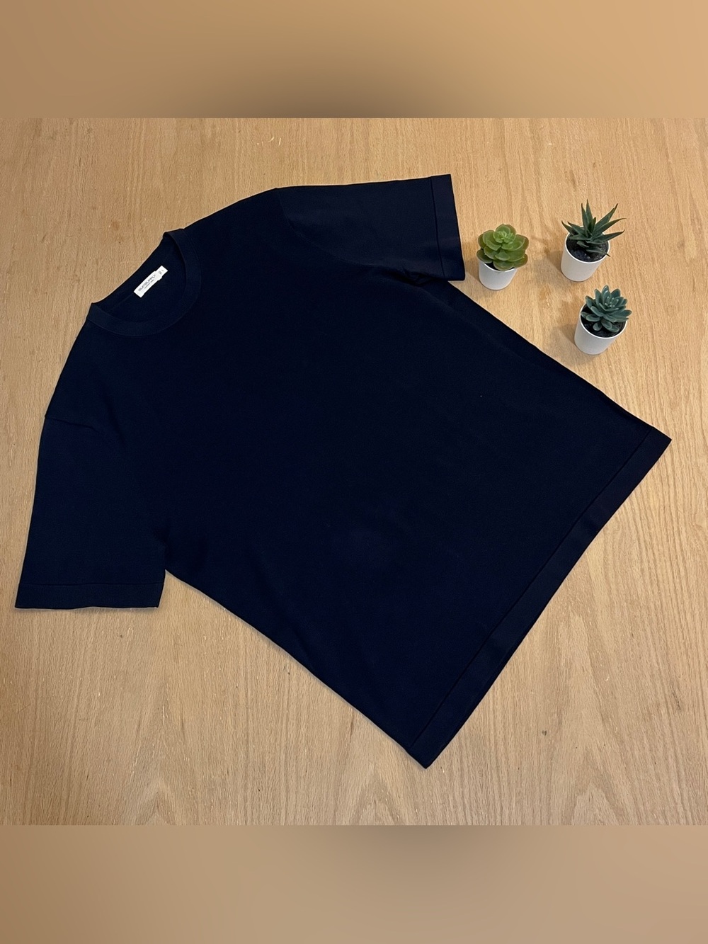 SuitSupply Short Sleeve Cotton / Silk Crewneck Shirt in size Large.